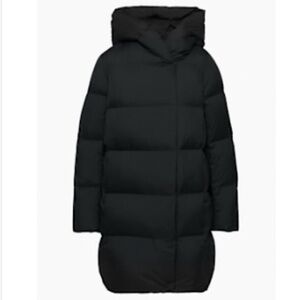 Aritzia Black Puffer Jacket